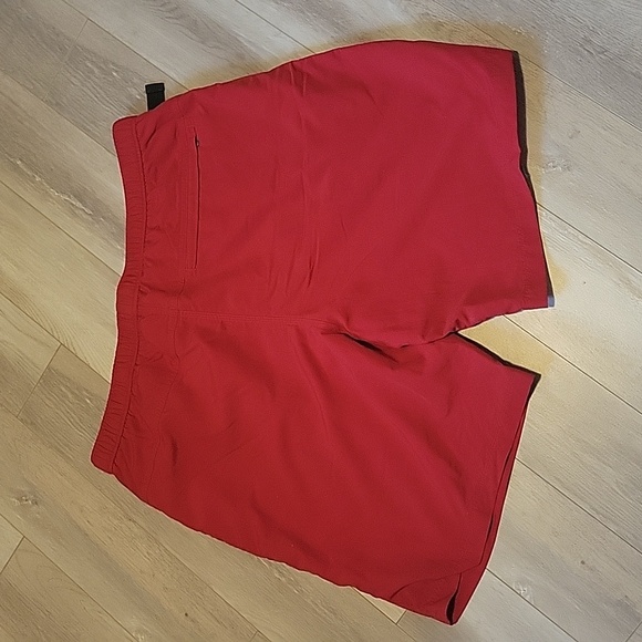 North Face shorts - Picture 4 of 4